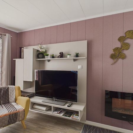 Joli Chalet Pour 6 - Domaine Avec Piscine 布雷蒂诺斯梅尔 外观 照片